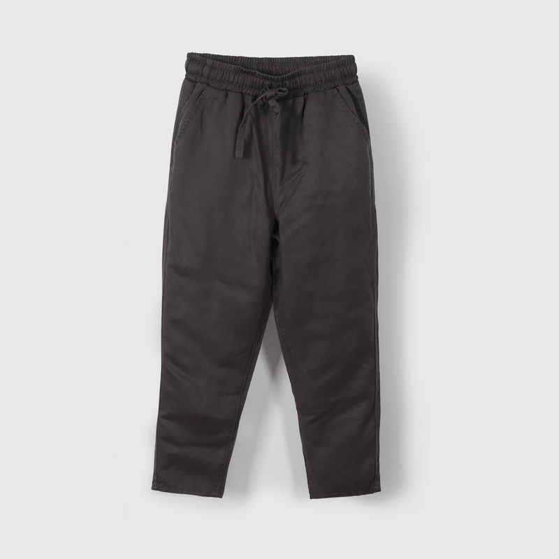 Pantalón negro para niños, estilo y comodidad