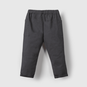 Pantalón negro para niños, estilo y comodidad