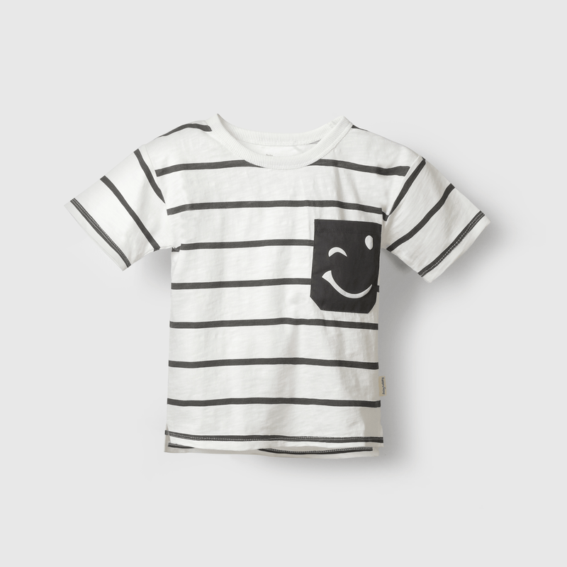 Polera rayada blanca para niños, estilo fresco y divertido