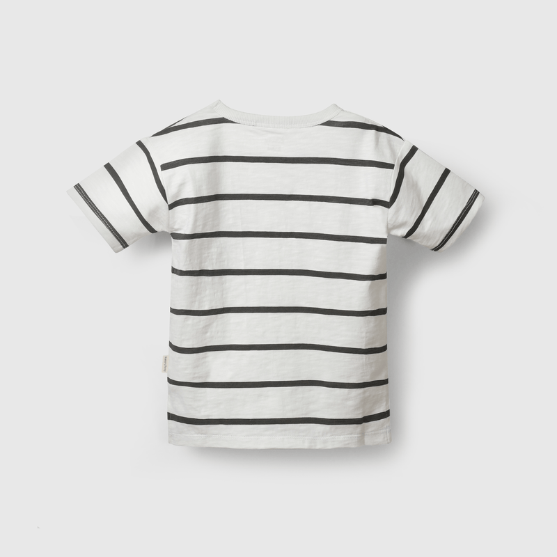 Polera rayada blanca para niños, estilo fresco y divertido
