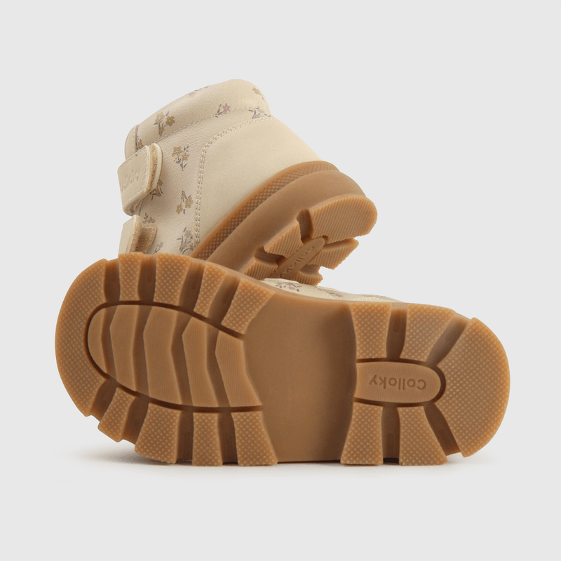 Botín beige para niña, comodidad y estilo en cada paso