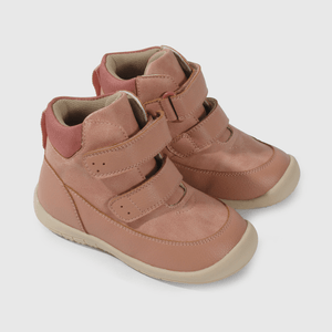 Botín rosado para niña, ideal para caminantes