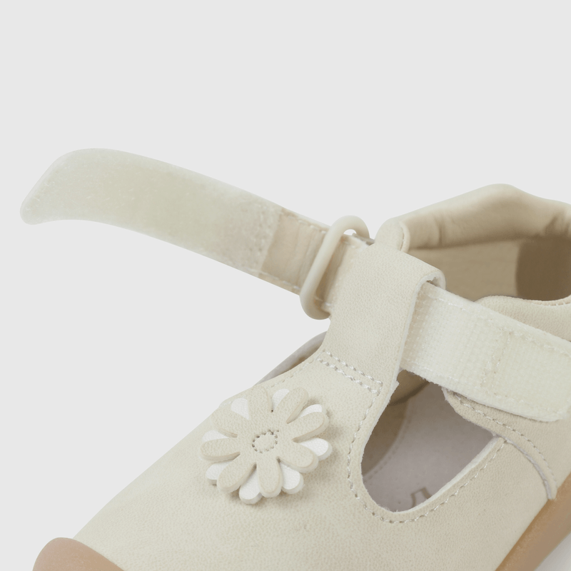 Zapatos cómodos niña color blanco para primeros pasos