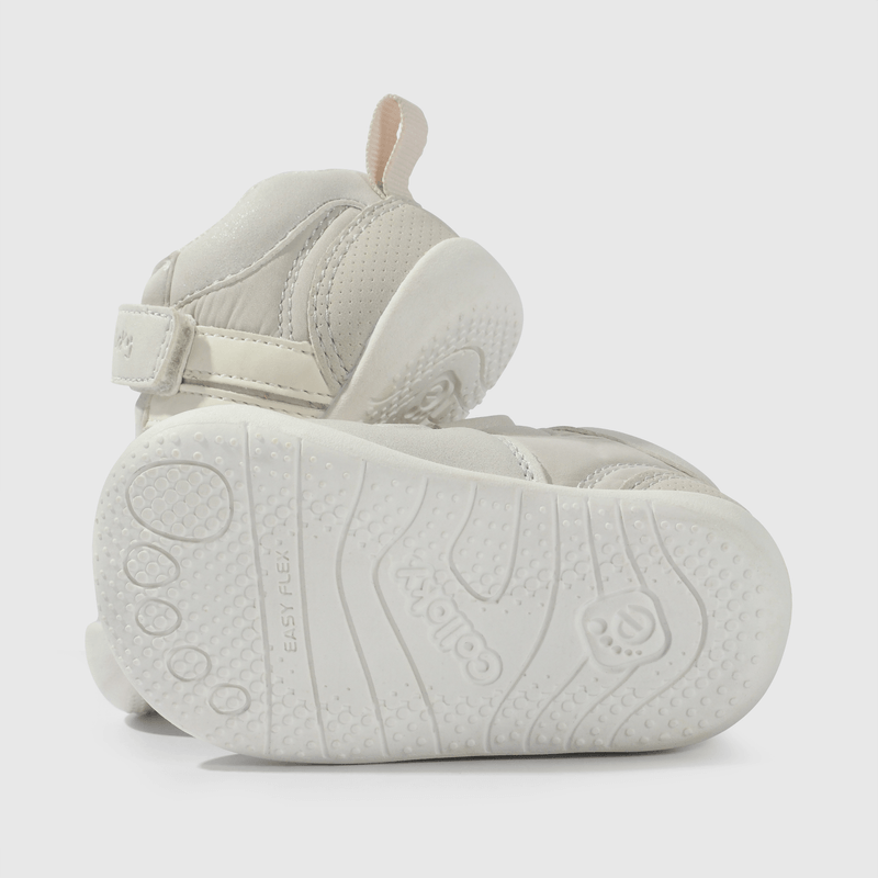 Zapatilla gris para niña, perfecta para gatear