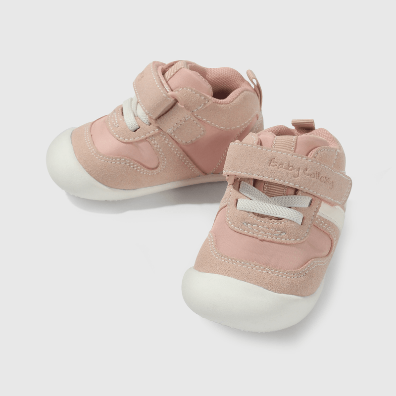 Zapatilla rosada para niña, ideal para gateadores
