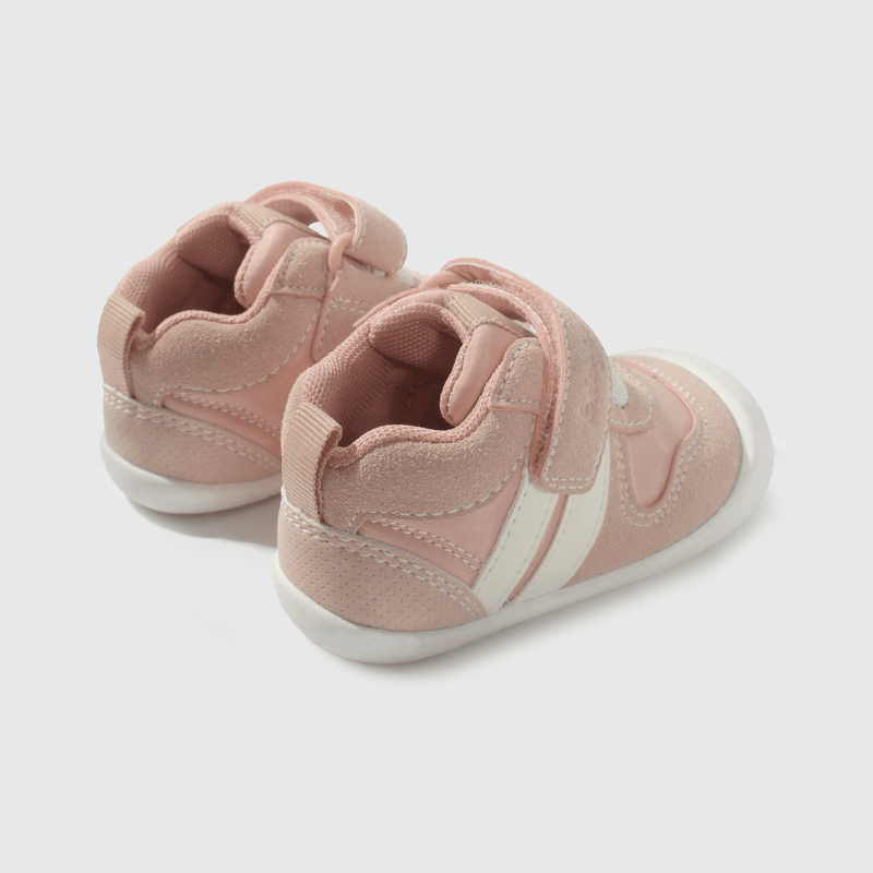 Zapatilla rosada para niña, ideal para gateadores