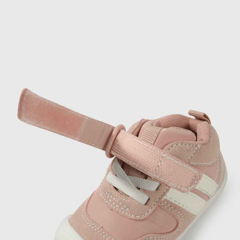 Zapatilla rosada para niña, ideal para gateadores
