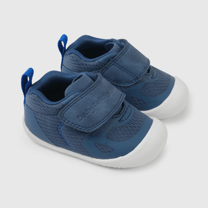 Zapatilla azul para gateadores, comodidad y estilo