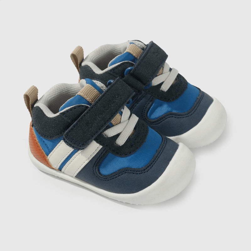 Zapatilla azul para gateadores, comodidad y estilo