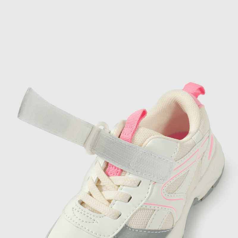 Zapatilla Blanca para Niña, comodidad y estilo en cada paso