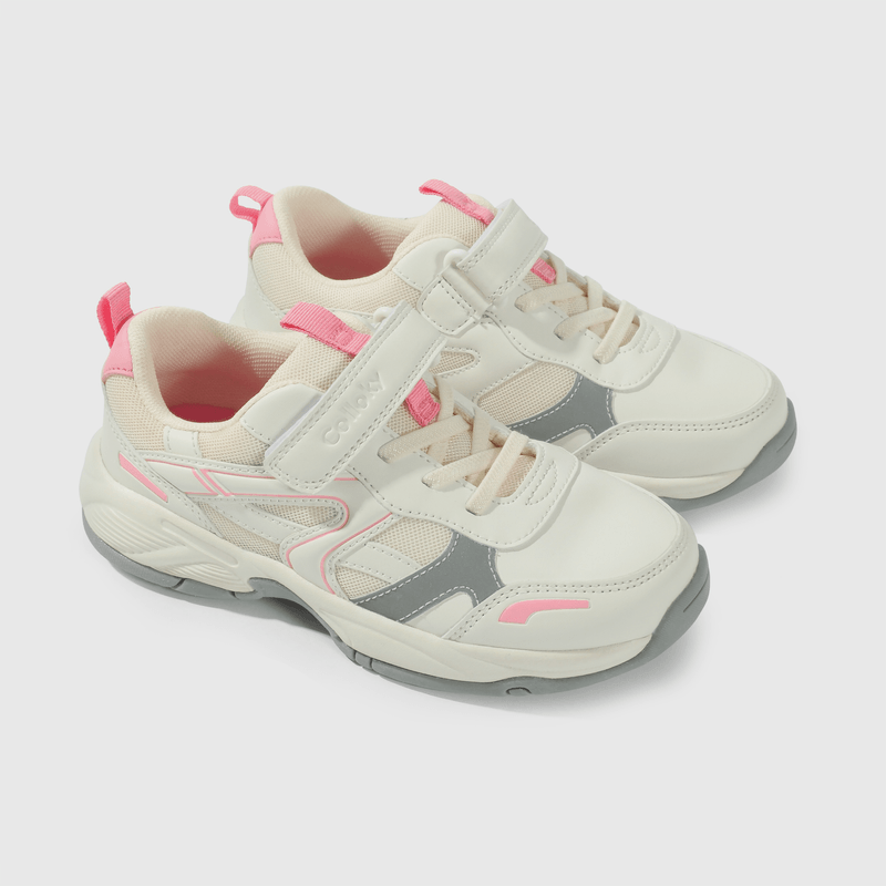 Zapatilla blanca para niña, estilo y comodidad
