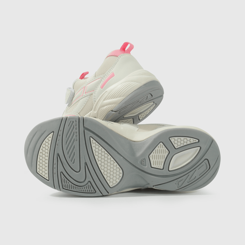 Zapatilla blanca para niña, estilo y comodidad