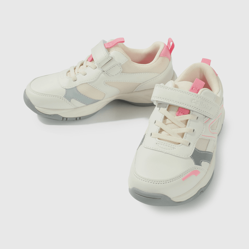 Zapatilla blanca para niña, estilo y comodidad