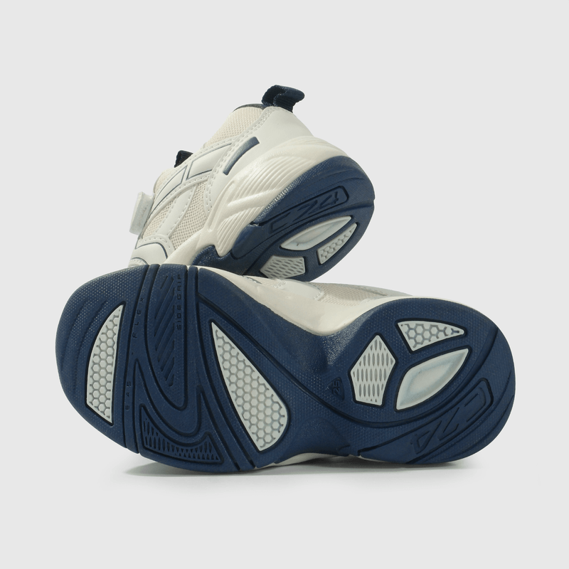 Zapatilla blanca para niño, comodidad y estilo