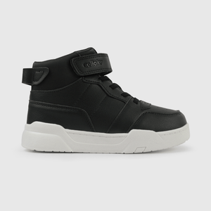 Zapatilla negra para niños, estilo y comodidad