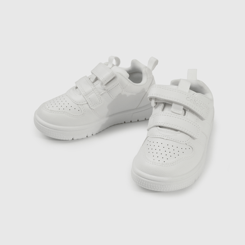 Zapatilla blanca para niños, comodidad y estilo
