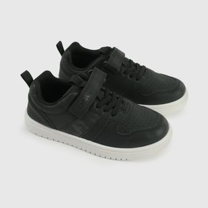 Zapatilla negra unisex para niños, estilo y comodidad