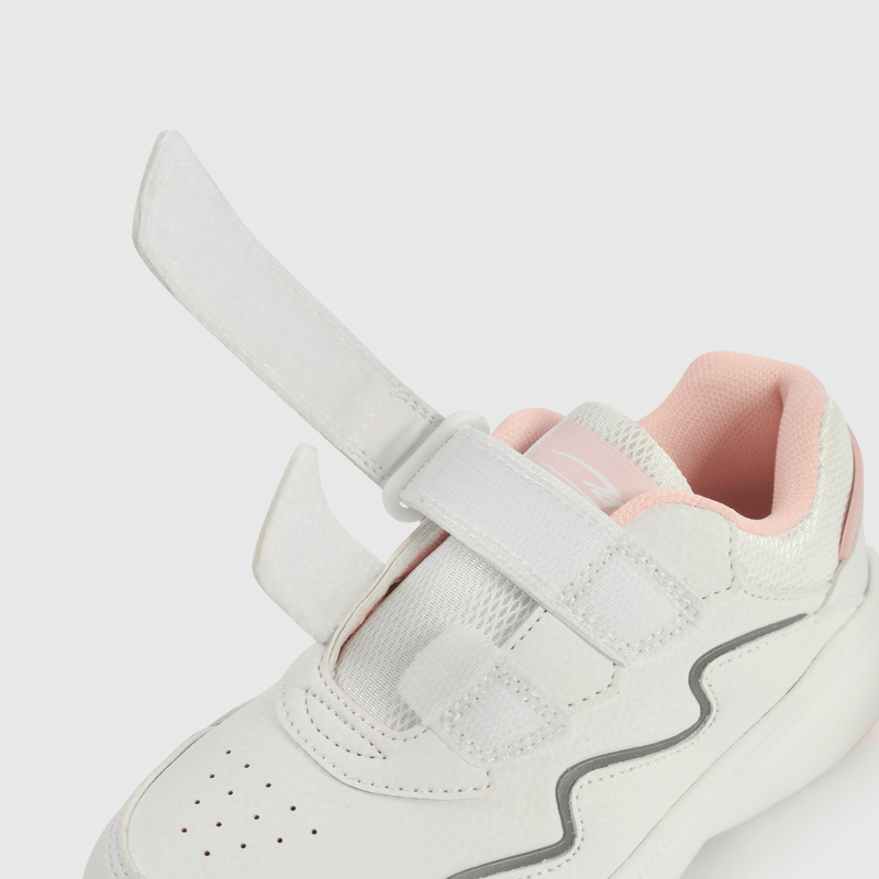 Zapatillas deportivas blancas y rosadas para niña