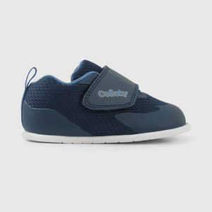 Zapatilla deportiva azul para niños en crecimiento