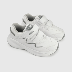 Zapatillas deportivas blancas para niños activos y cómodos