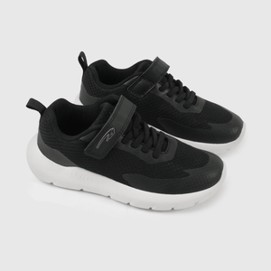 Zapatillas negras para niños, comodidad y estilo