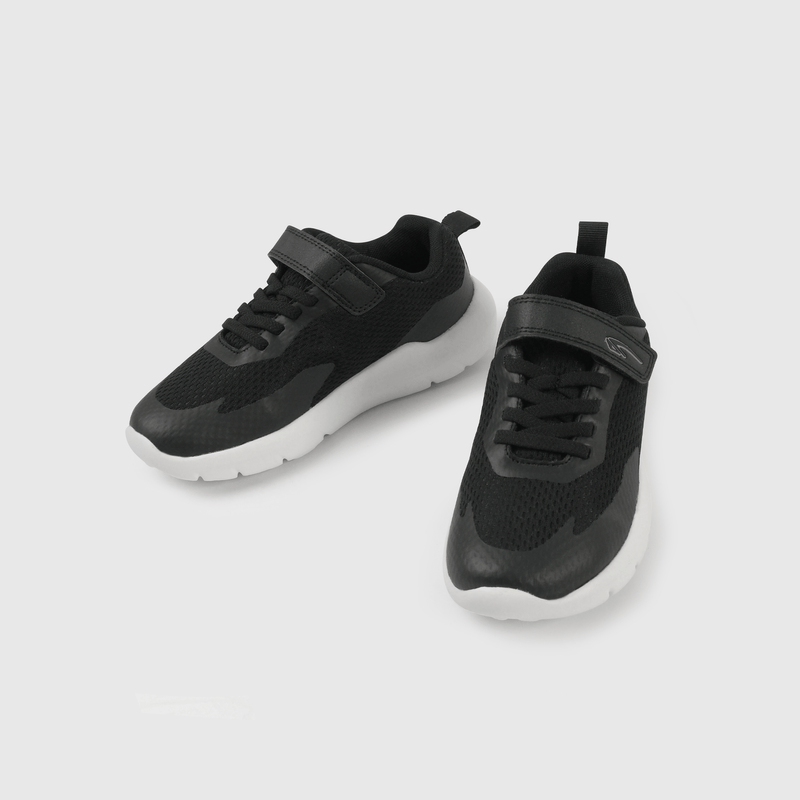 Zapatillas negras para niños, comodidad y estilo