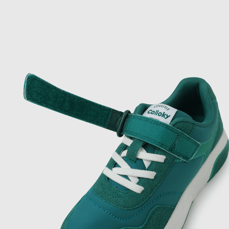 Zapatillas verdes con luces para niños activos y felices