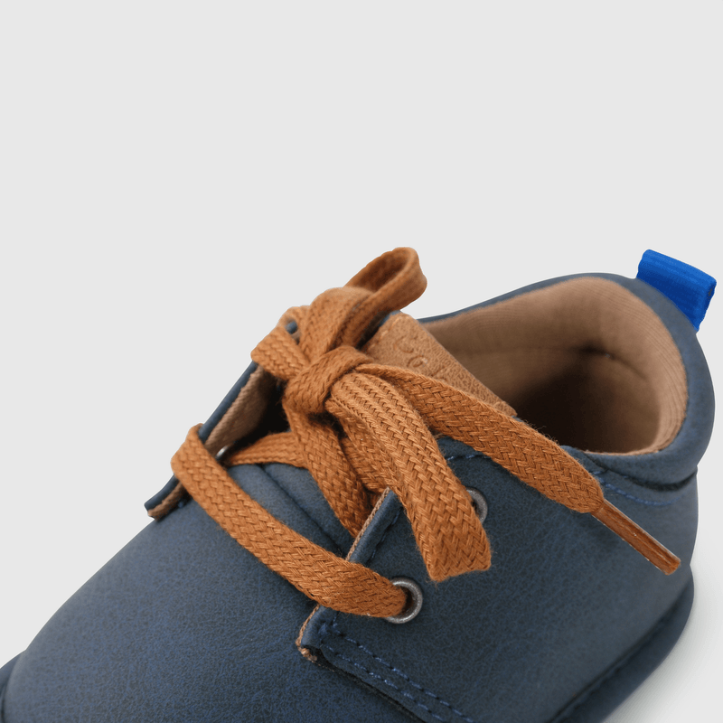 Zapato azul para guaguas, comodidad y estilo