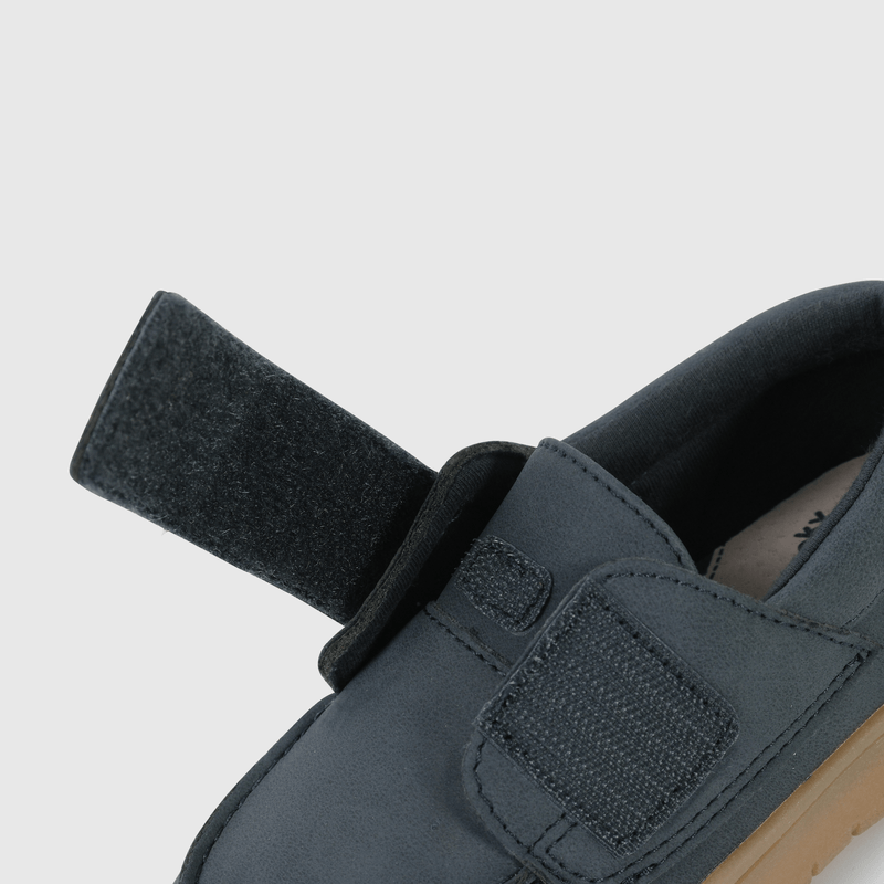 Zapato azul para niño, comodidad y estilo en cada paso