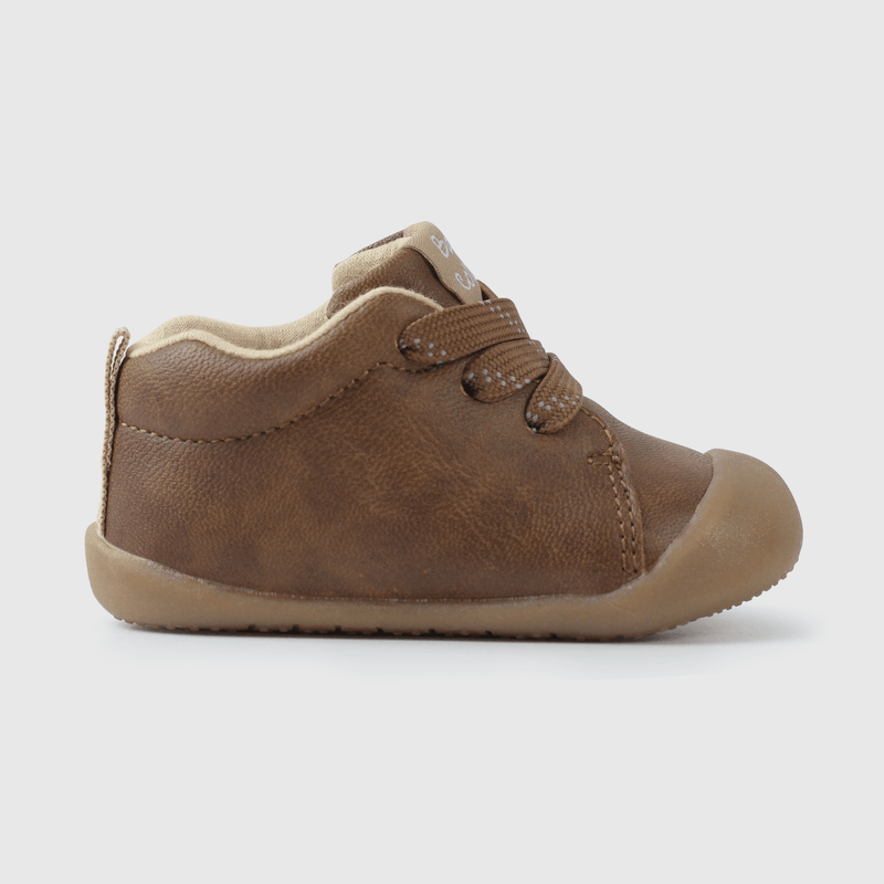Zapatos café para gateadores, estilo y confort