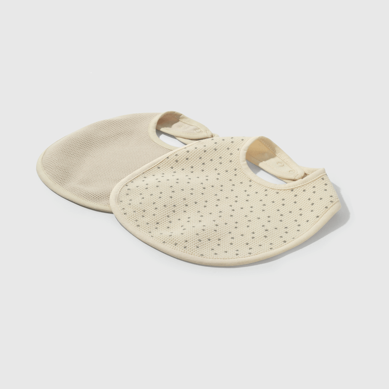 Baberos beige para guaguas, pack de 2 con estilo