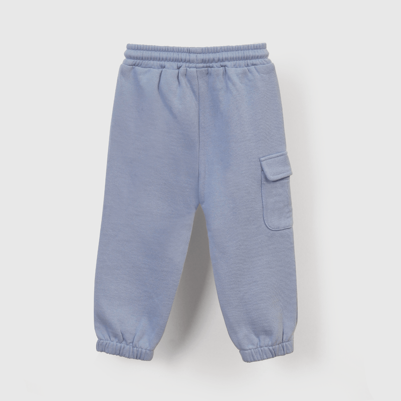 Buzo celeste suave para niños, ideal para jugar
