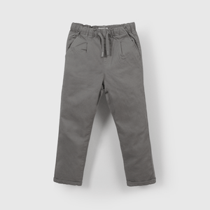 Pantalón gris para niños, estilo y comodidad
