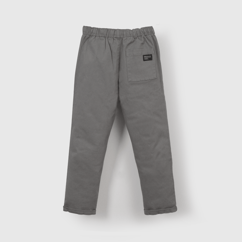 Pantalón gris para niños, estilo y comodidad