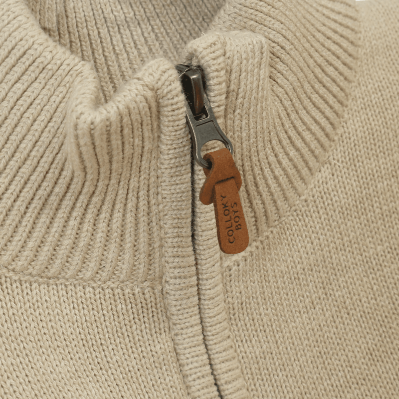 Chaleco beige para niños, estilo y confort asegurado