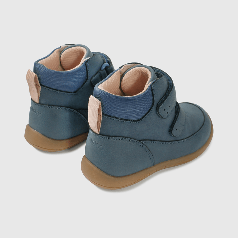 Botín azul para niña, comodidad y estilo en cada paso