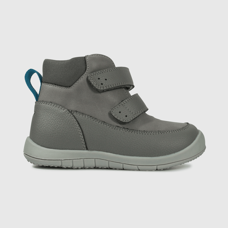 Zapatos grises para niños, cómodos y seguros en cada paso