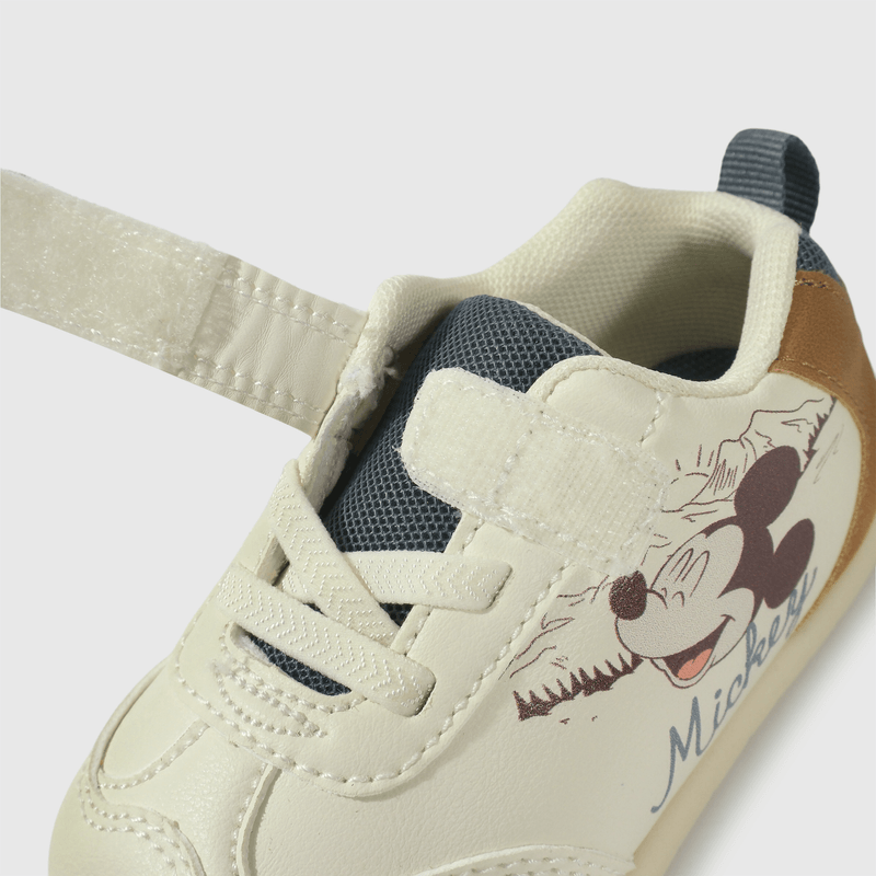 Zapatilla Mickey Mouse blanca para niños en primeros pasos