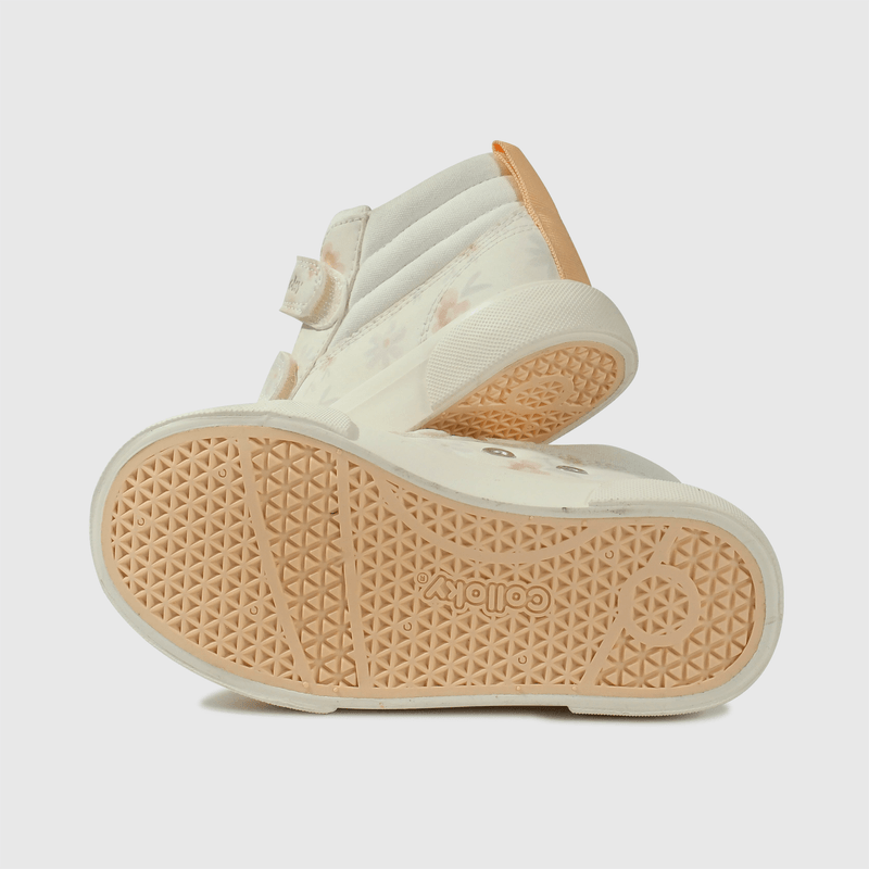 Zapatilla blanca para niña, comodidad y estilo en cada paso