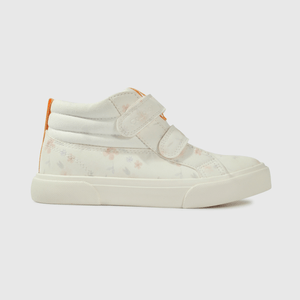 Zapatilla blanca para niña, estilo y comodidad