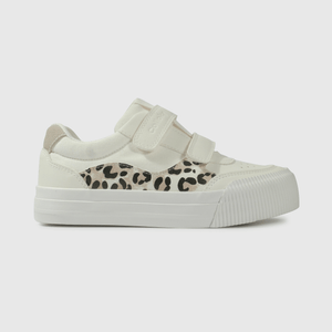 Zapatilla blanca para niña, estilo y comodidad