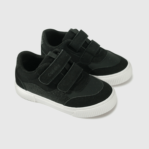 Zapatilla negra para niña, comodidad y estilo en cada paso
