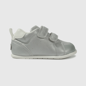 Zapatilla Plateada para Niña, comodidad y estilo
