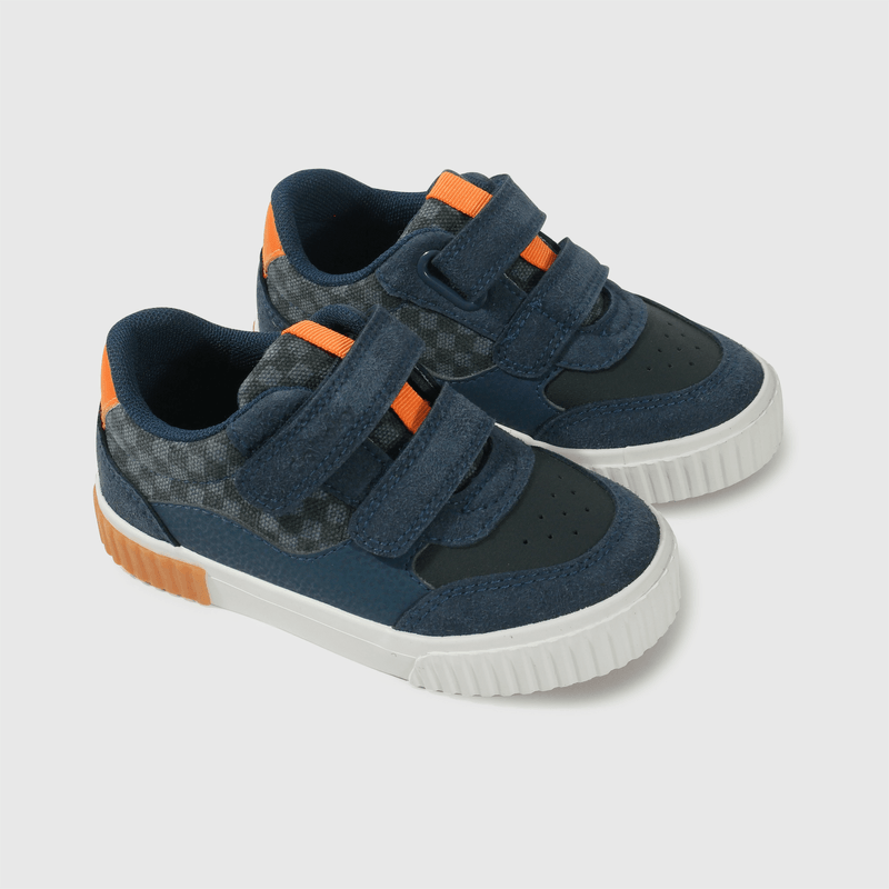 Zapatilla azul para niño, comodidad y estilo