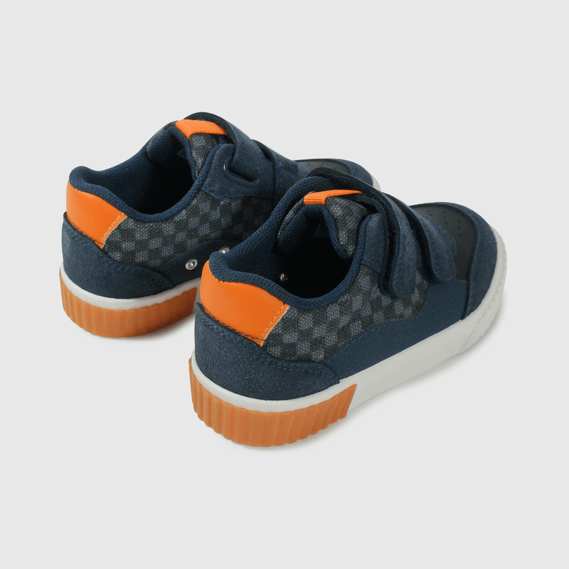 Zapatilla azul para niño, comodidad y estilo