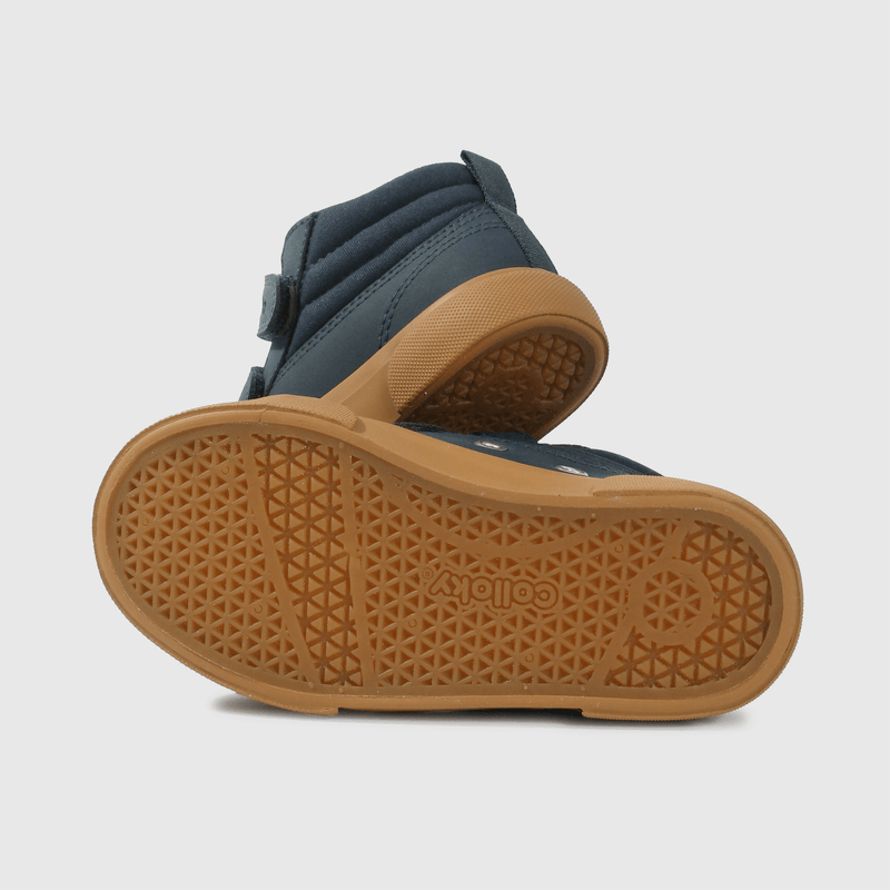 Zapatilla azul para niño, comodidad y estilo en cada paso