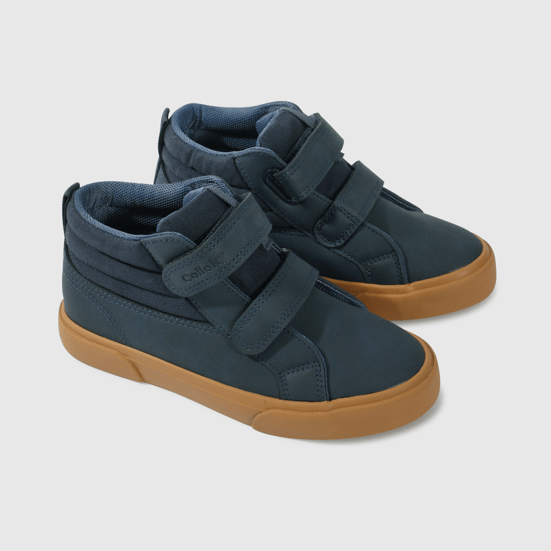 Zapatillas modernas y cómodas para niños en azul