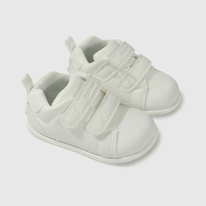 Zapatillas blancas para niños, comodidad y estilo
