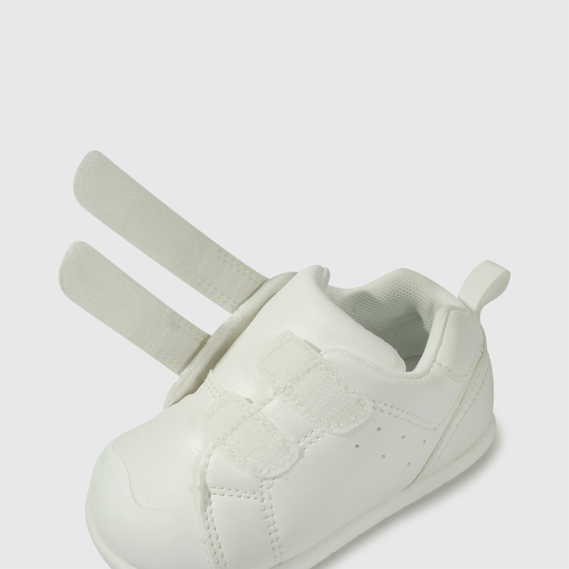 Zapatillas blancas para niños, comodidad y estilo