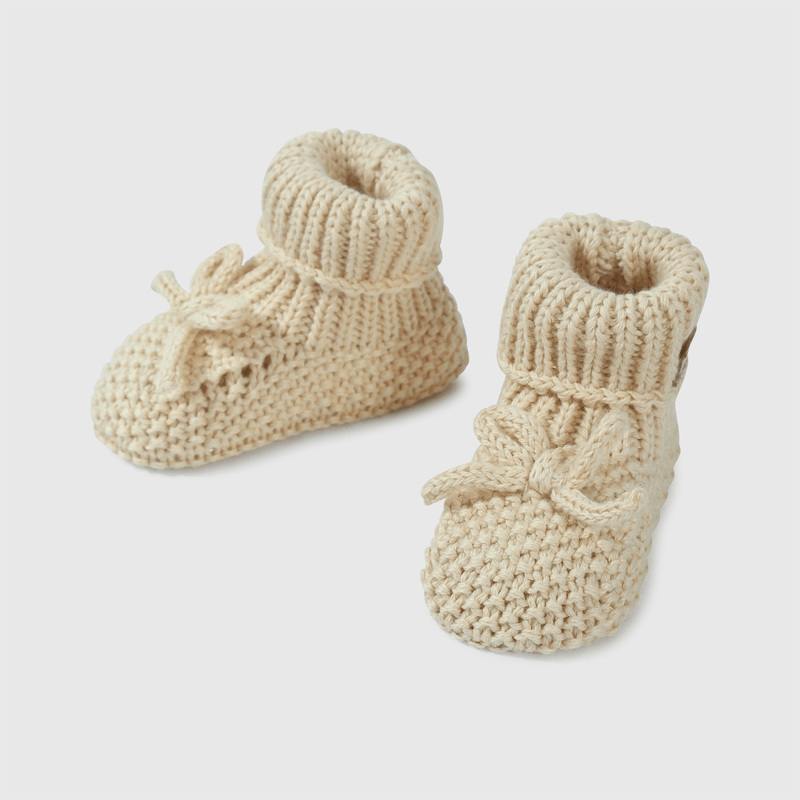 Zapatitos beige para guaguas, suaves y cómodos